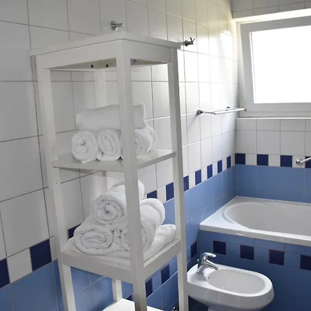 Apartman Tina شقة
